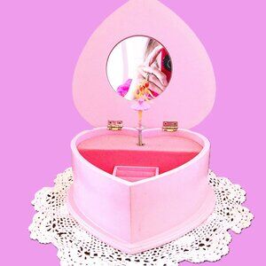 Vintage Circa 60's Princess Pink Musical Ballerina Heart Box
